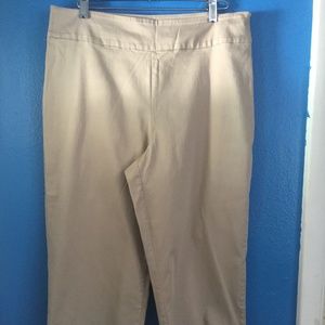 💐BIG PRICE DROP - Chico's Capri Pants